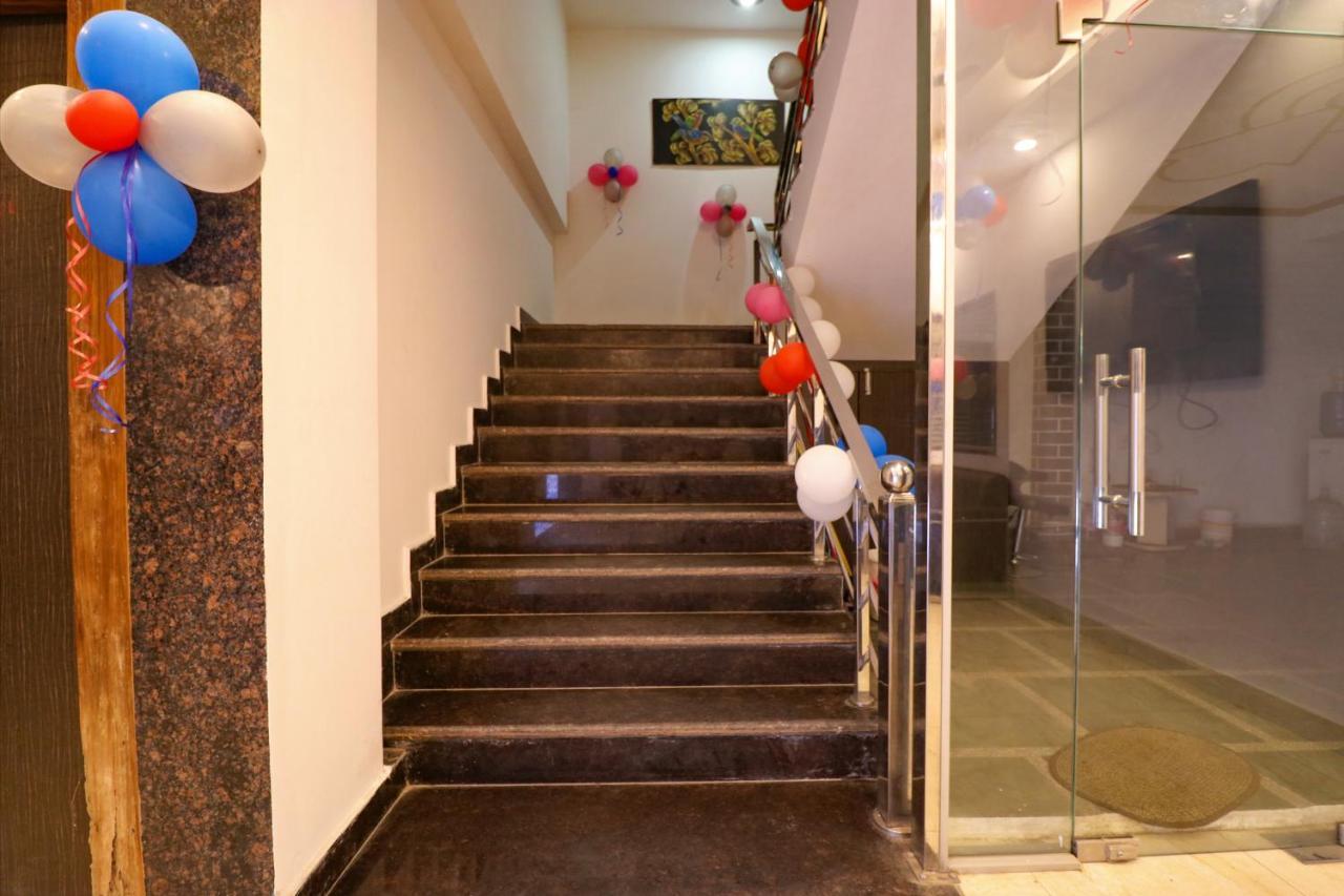 Fabexpress Dolphin International Near Delhi Airport Hotel New Delhi Exterior foto